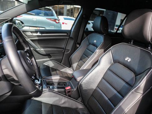 Used 2019 Volkswagen Golf R 4-Door image 15