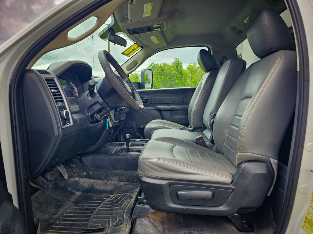 Used 2018 RAM 5500 Tradesman w/ Max Tow Package AWD/4WD image 28
