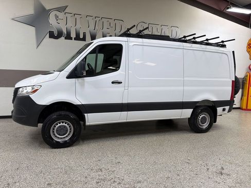 Used 2020 Mercedes-Benz Sprinter 2500 image 4