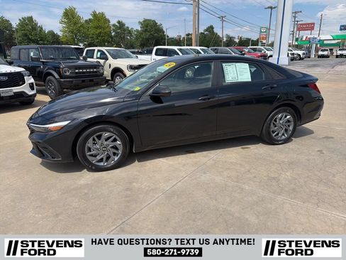Used 2024 Hyundai Elantra SEL FWD image 5