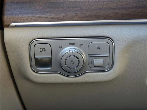 New 2026 Mercedes-Benz GLS 450 4MATIC image 12