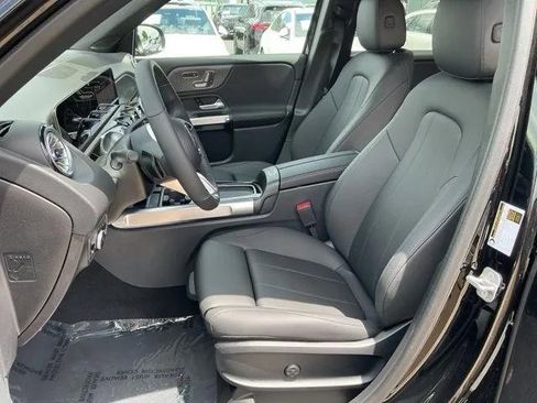 New 2025 Mercedes-Benz GLB 250 image 12