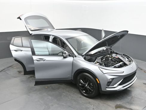 Used 2025 Buick Envista Sport Touring FWD image 39