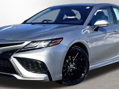 Used 2024 Toyota Camry XSE FWD image 2