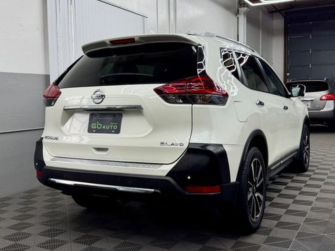 Used 2019 Nissan Rogue SL w/ Premium Package image 4
