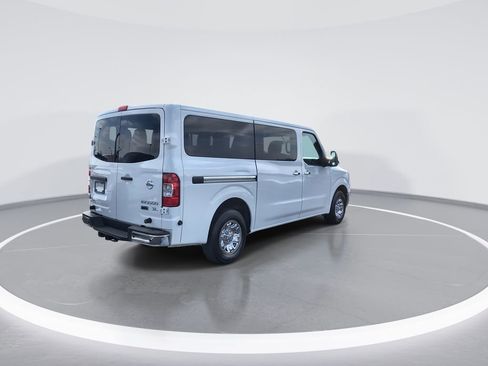Used 2016 Nissan NV 3500 SL image 8