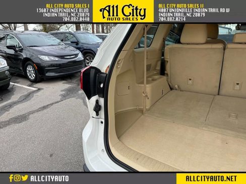 Used 2017 Toyota Highlander XLE w/ Carpet Mat Package image 35