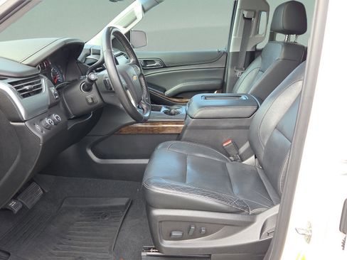Used 2019 Chevrolet Suburban LT image 11