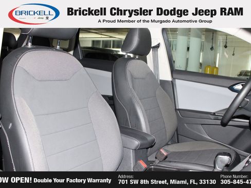 Used 2022 Volkswagen Taos SE FWD image 16