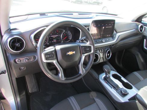 Used 2025 Chevrolet Blazer LT image 12