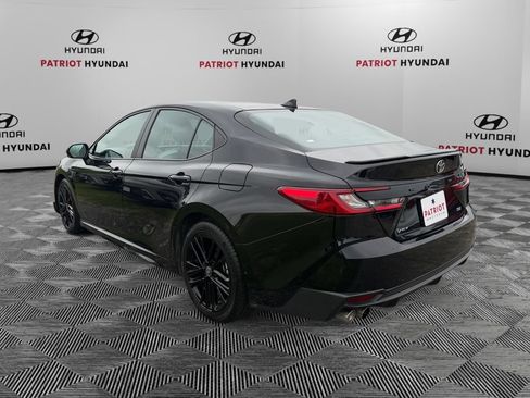 Used 2025 Toyota Camry SE FWD image 5