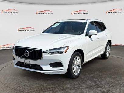 Used 2020 Volvo XC60 T5 Momentum w/ Protection Package