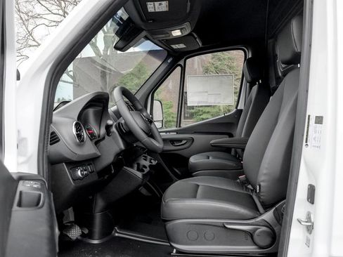 Used 2026 Mercedes-Benz Sprinter 2500 image 12