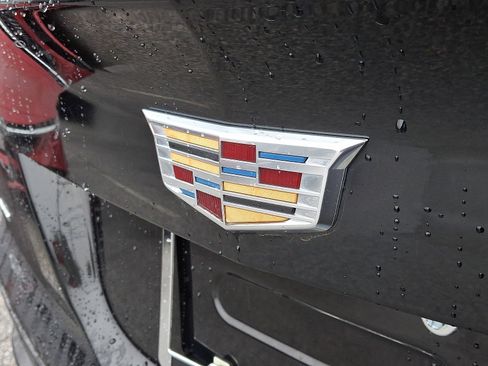 Used 2020 Cadillac XT4 Luxury w/ Cold Weather Package image 29