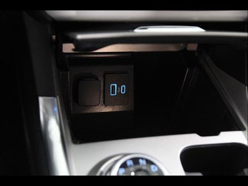 Certified 2022 Ford Explorer XLT w/ Equipment Group 202A AWD/4WD image 17