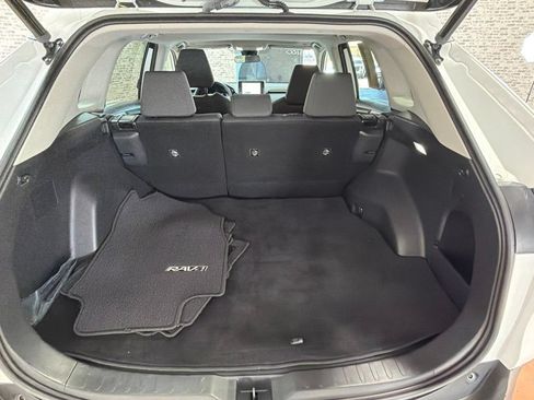 Used 2023 Toyota RAV4 XLE w/ Convenience Package FWD image 11