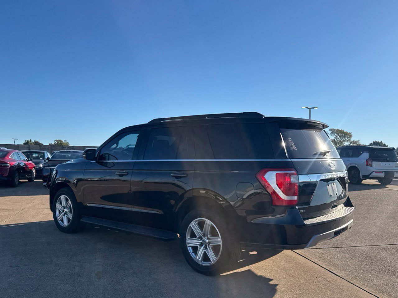 Used 2019 Ford Expedition XLT w/ Equipment Group 202A RWD image 22