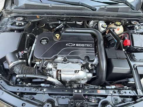 Used 2016 Chevrolet Malibu LT FWD image 40