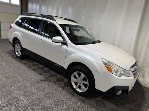 Used 2014 Subaru Outback 2.5i Premium image 10
