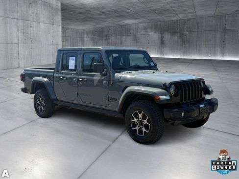 Used 2022 Jeep Gladiator Sport image 8