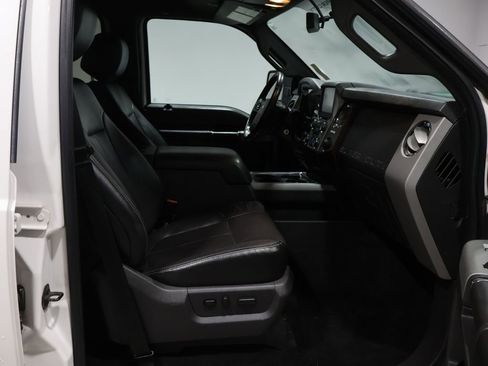 Used 2014 Ford F350 Lariat image 22