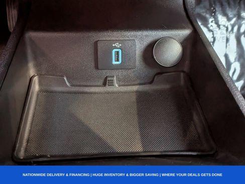 Used 2017 Ford Fusion SE w/ Fusion SE Technology Package image 29