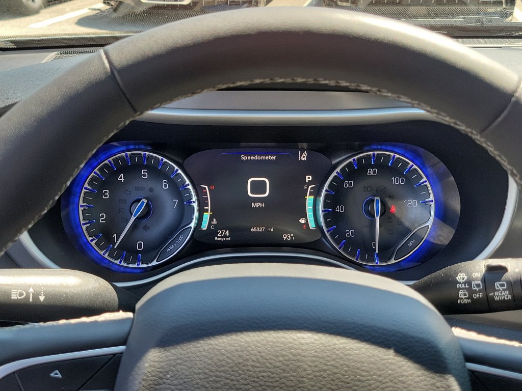 Used 2025 Chrysler Pacifica Select FWD image 24