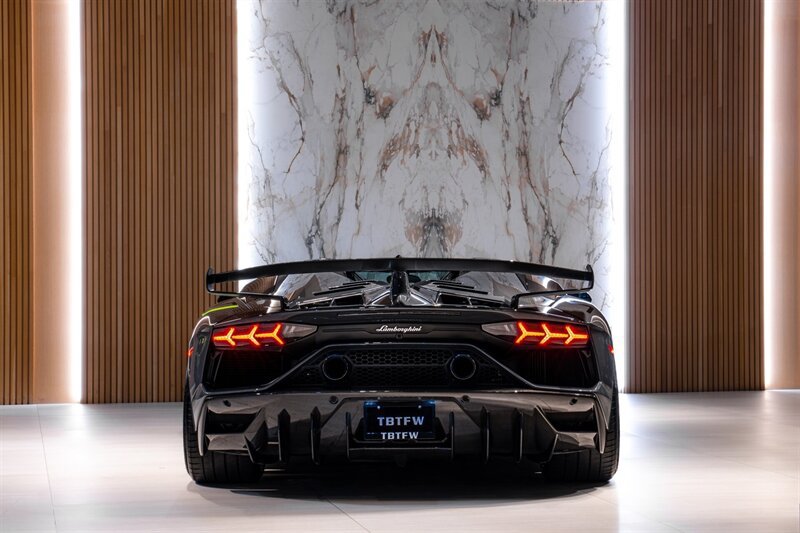 Used 2020 Lamborghini Aventador SVJ AWD/4WD image 29