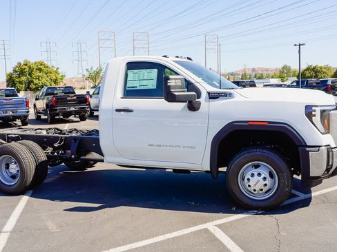 New 2026 GMC Sierra 3500 Pro w/ Convenience Package AWD/4WD image 6