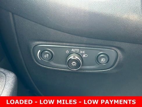 Used 2021 Chevrolet Equinox Premier FWD image 19