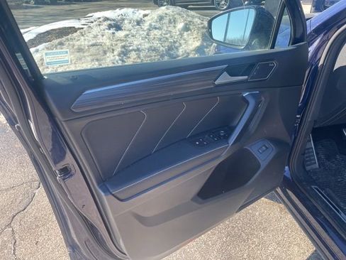 Used 2022 Volkswagen Tiguan SEL R-Line image 12