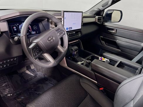 Certified 2025 Toyota Tundra Limited AWD/4WD image 9