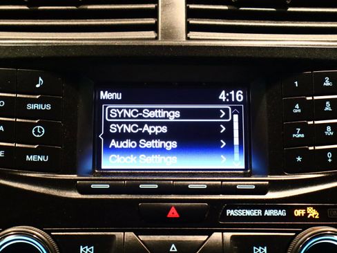 Used 2019 Ford Explorer XLT image 32