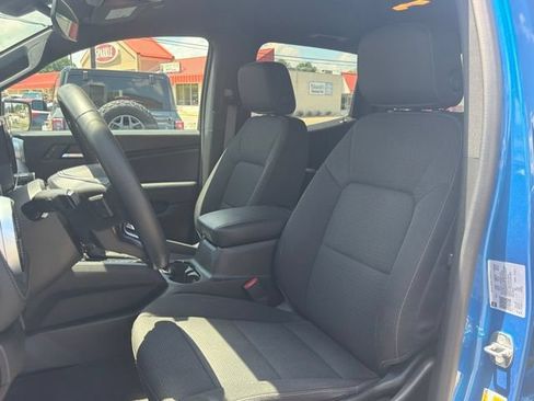 Used 2023 Chevrolet Colorado LT AWD/4WD image 7