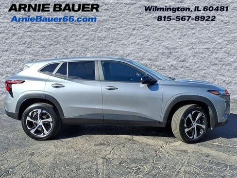 Used 2025 Chevrolet Trax RS w/ Driver Confidence Package image 4