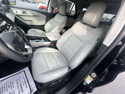 New 2026 Ford Explorer Active w/ Active Comfort Package AWD/4WD image 17