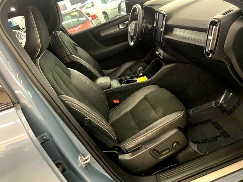 Used 2020 Volvo XC40 T5 R-Design image 14