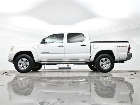 Used 2012 Toyota Tacoma PreRunner image 22