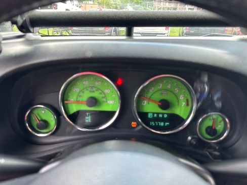 Used 2016 Jeep Wrangler Unlimited Rubicon AWD/4WD image 16