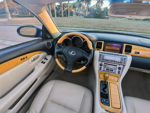 Used 2004 Lexus SC 430 Convertible RWD image 21