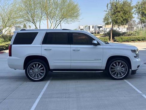 Used 2017 Chevrolet Tahoe Premier RWD image 2