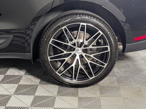 New 2026 Porsche Macan AWD/4WD image 12