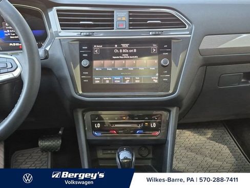 Used 2024 Volkswagen Tiguan SE AWD/4WD image 23