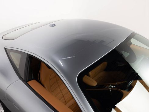 Certified 2023 Ferrari Roma RWD image 33