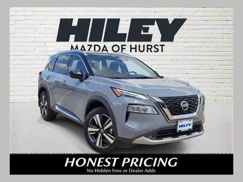 Used 2021 Nissan Rogue Platinum FWD image 1