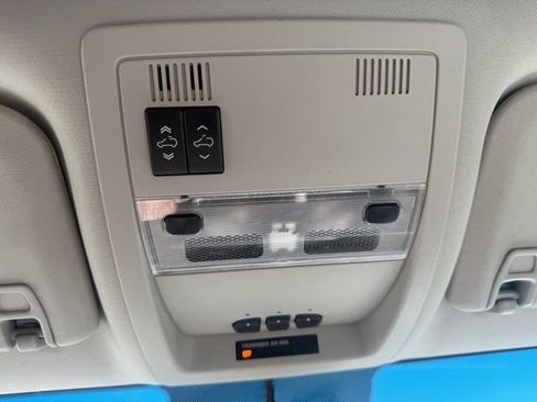 Used 2008 Chevrolet Avalanche LTZ w/ LTZ Preferred Equipment Group image 32