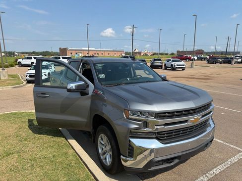 Used 2020 Chevrolet Silverado 1500 LT w/ All-Star Edition AWD/4WD image 2