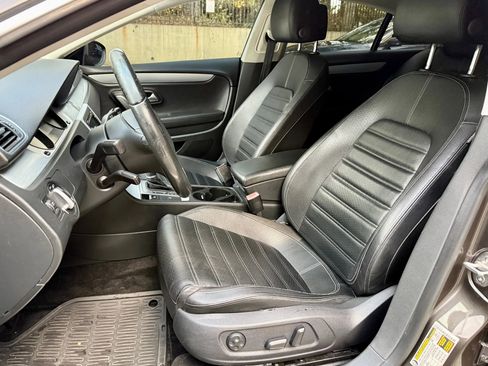 Used 2013 Volkswagen CC Sport image 10