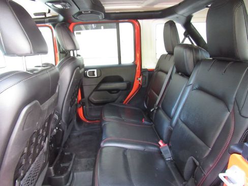 Used 2018 Jeep Wrangler Unlimited Rubicon AWD/4WD image 16