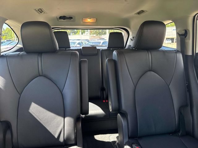 Used 2026 Toyota Highlander Limited AWD/4WD image 13